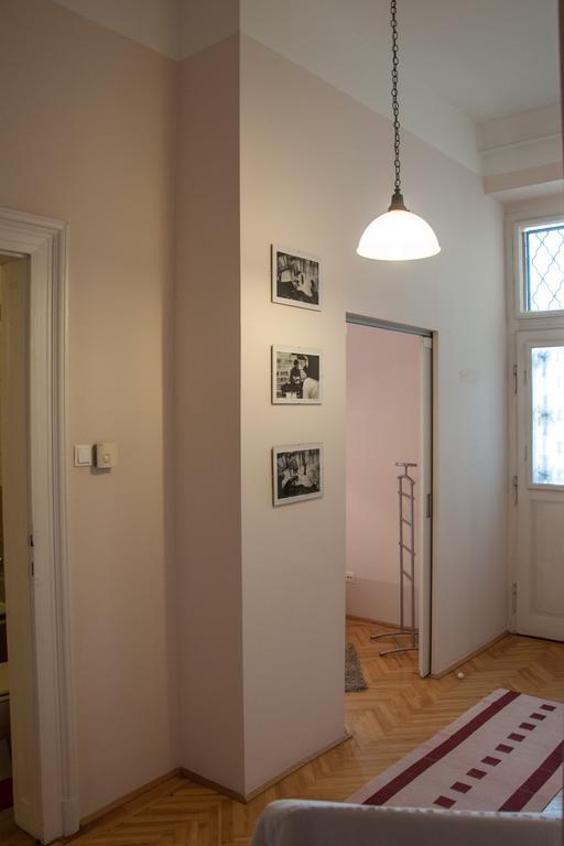 Broadway Gem Apartment Budapest Room photo